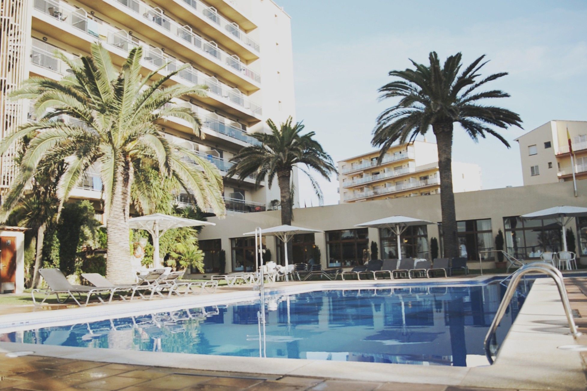 Hotel Monterrey Roses By Pierre & Vacances מראה חיצוני תמונה